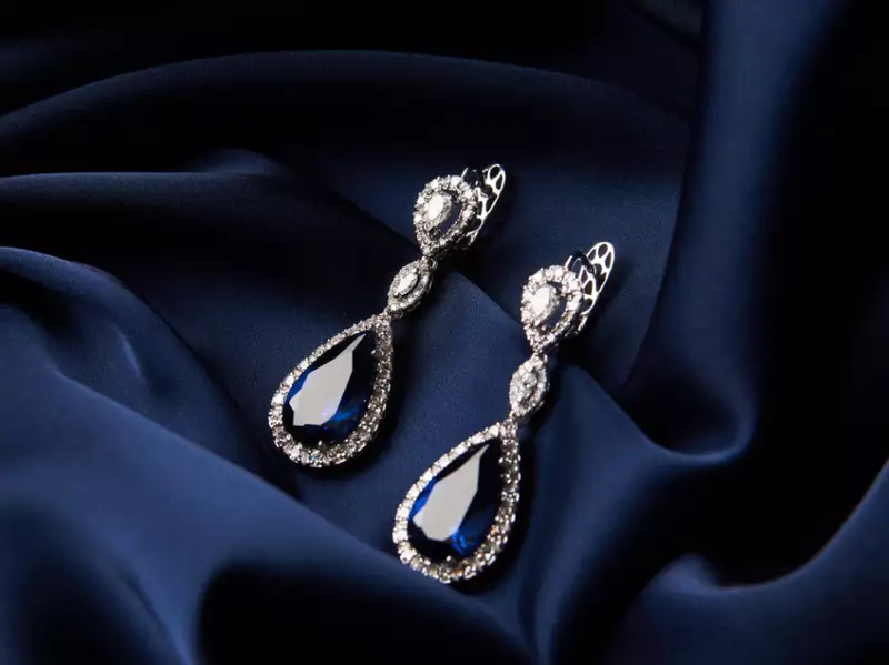 A Look at The Diamond Jewelry Pieces That Are Always in Style
