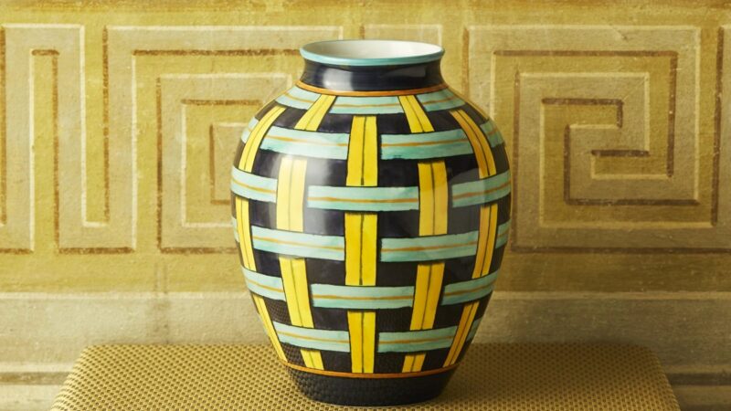 The Various Types of Italian Vases and How to Incorporate Them Into Your Home