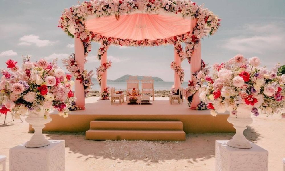 Comparing Indoor vs. Outdoor Wedding Decoration Packages