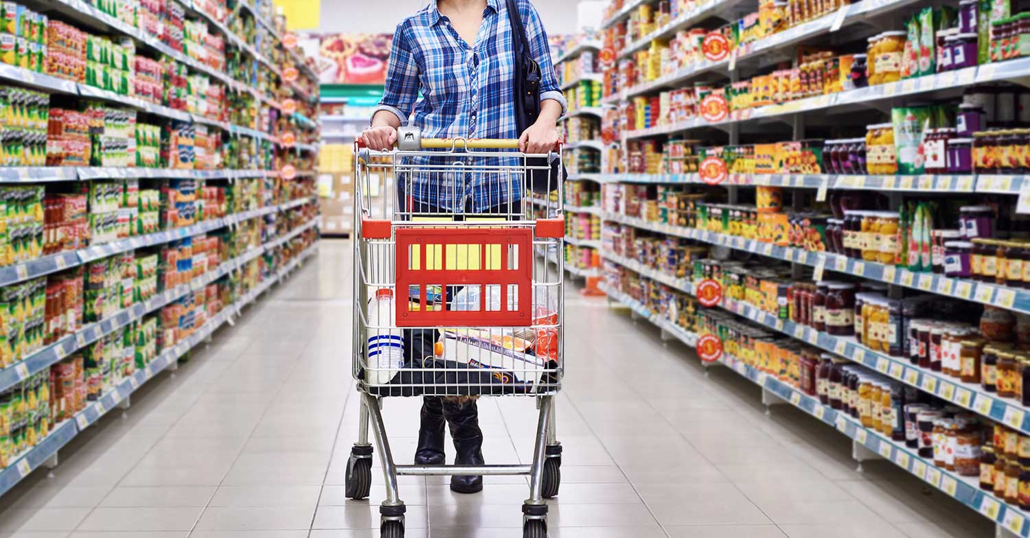 How to Plan Your Weekly Grocery Budget Using Online Flyers in Canada